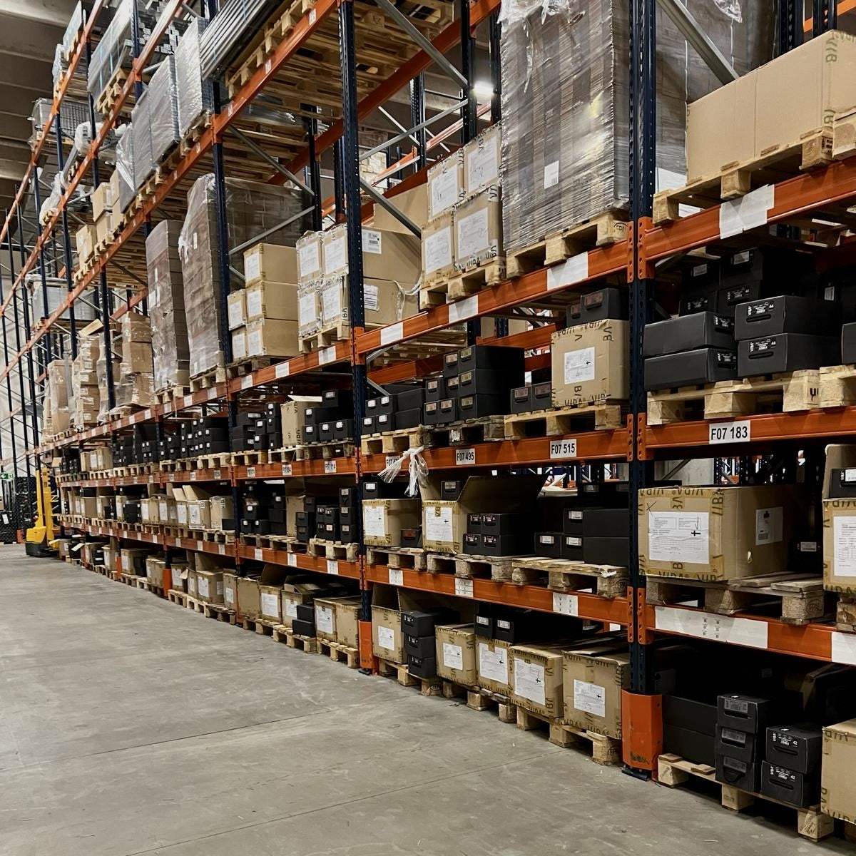 Green Partnership for Eco-Friendly E-commerce Expansion