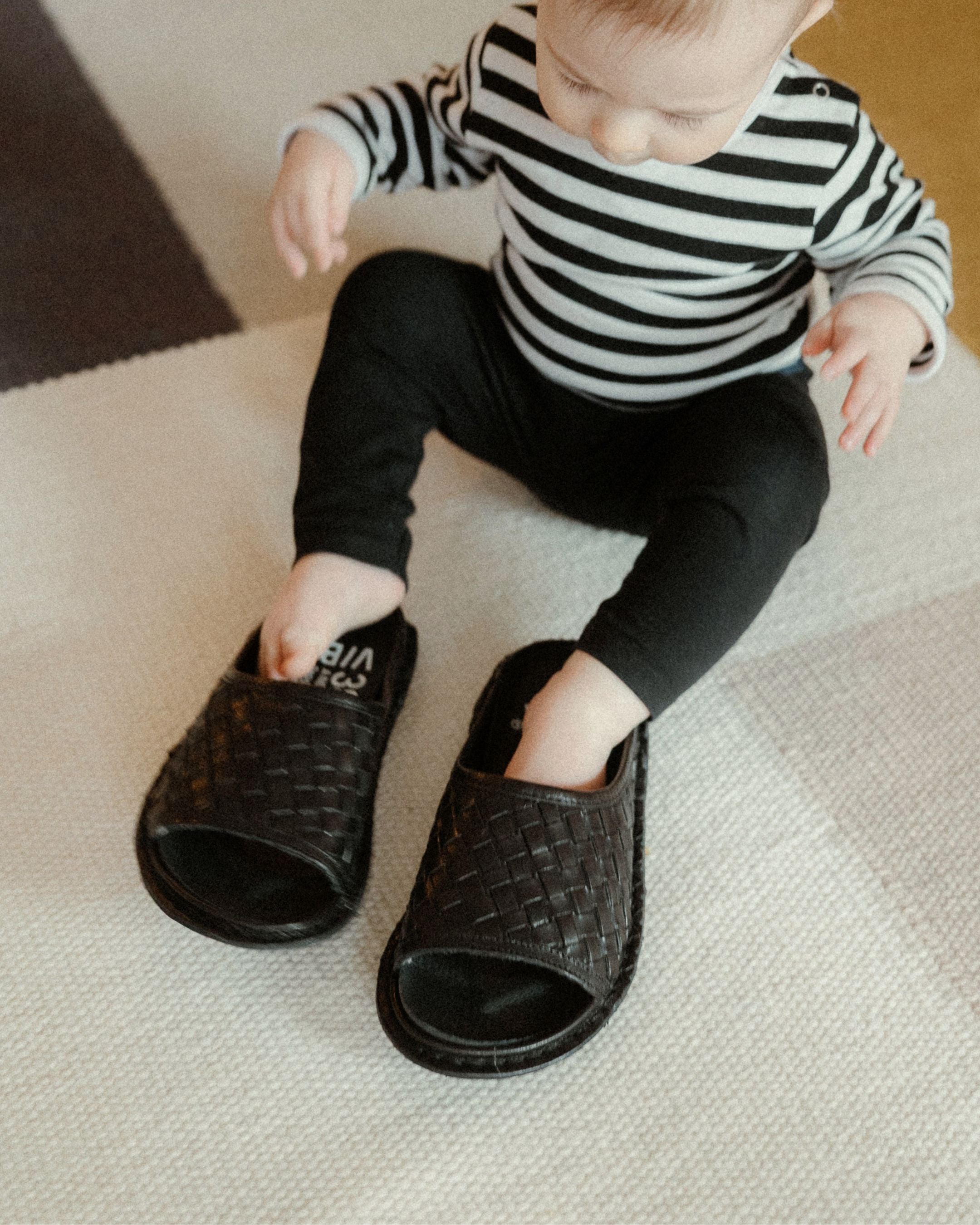SAINT TROPEZ Woven Leather Preto Black