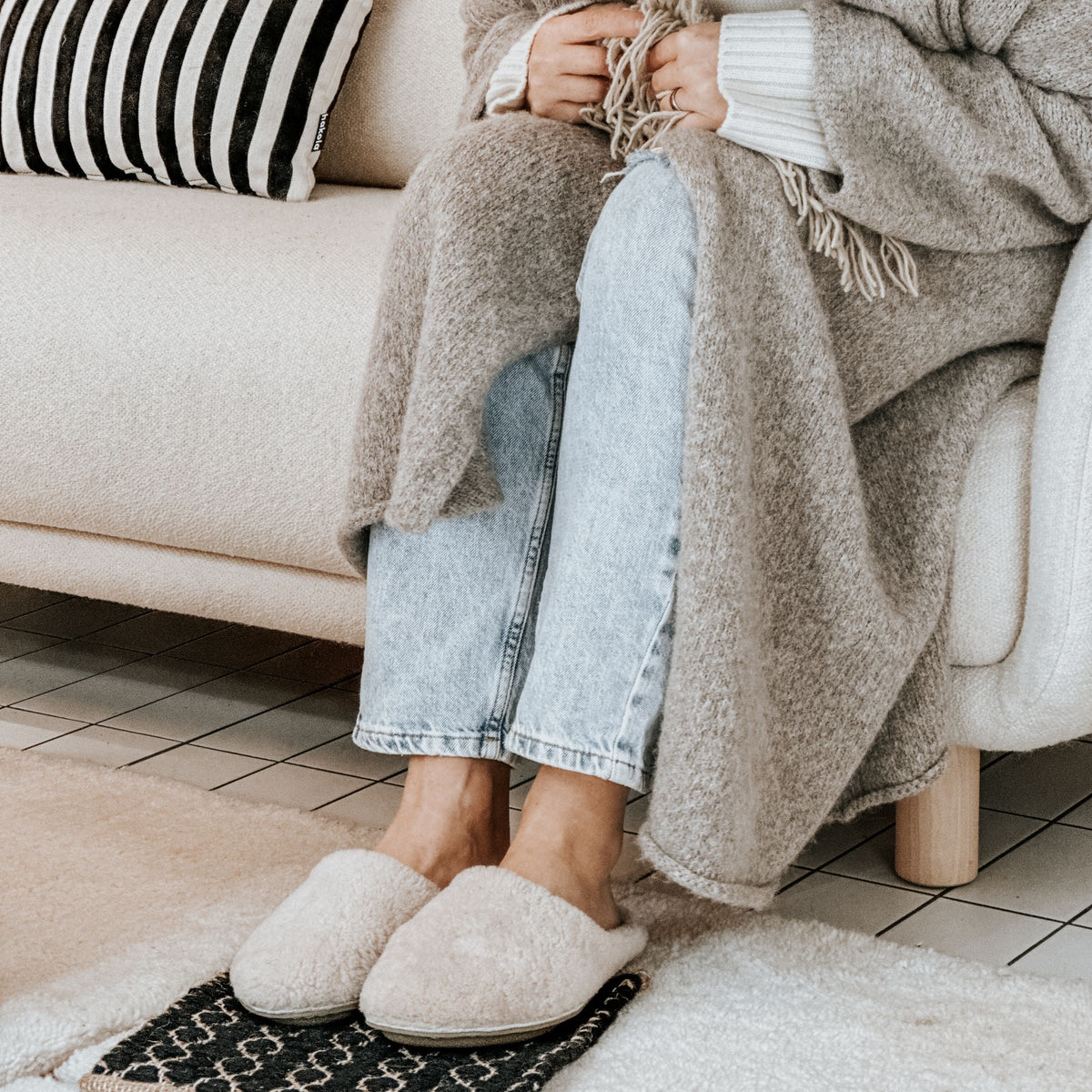 Best House Shoes 2026 — Why Your Feet Need Support Indoors Too