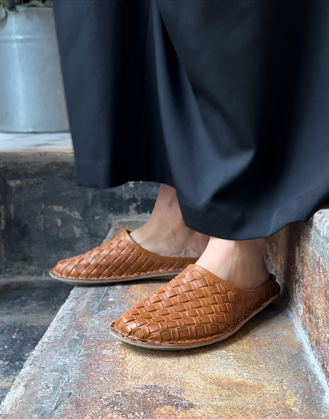 ROMA Woven