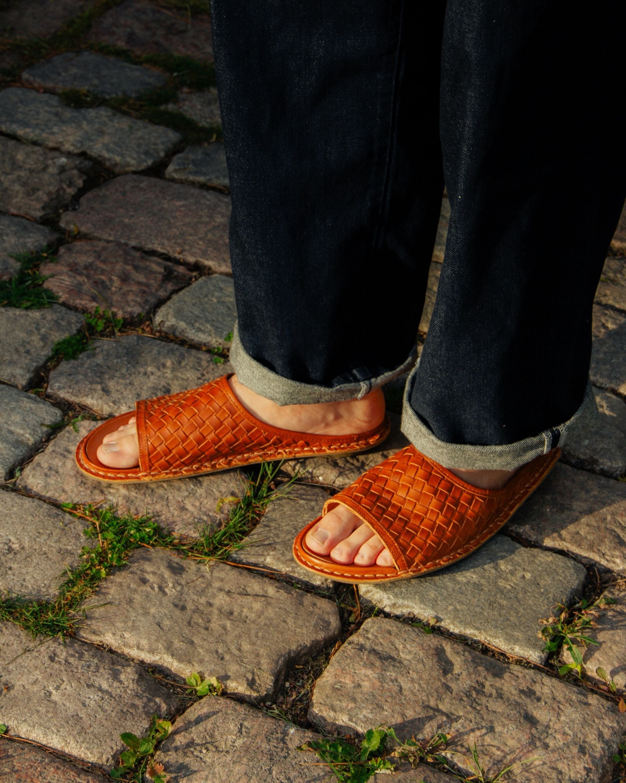 SAINT TROPEZ Woven Leather Cognac Brown