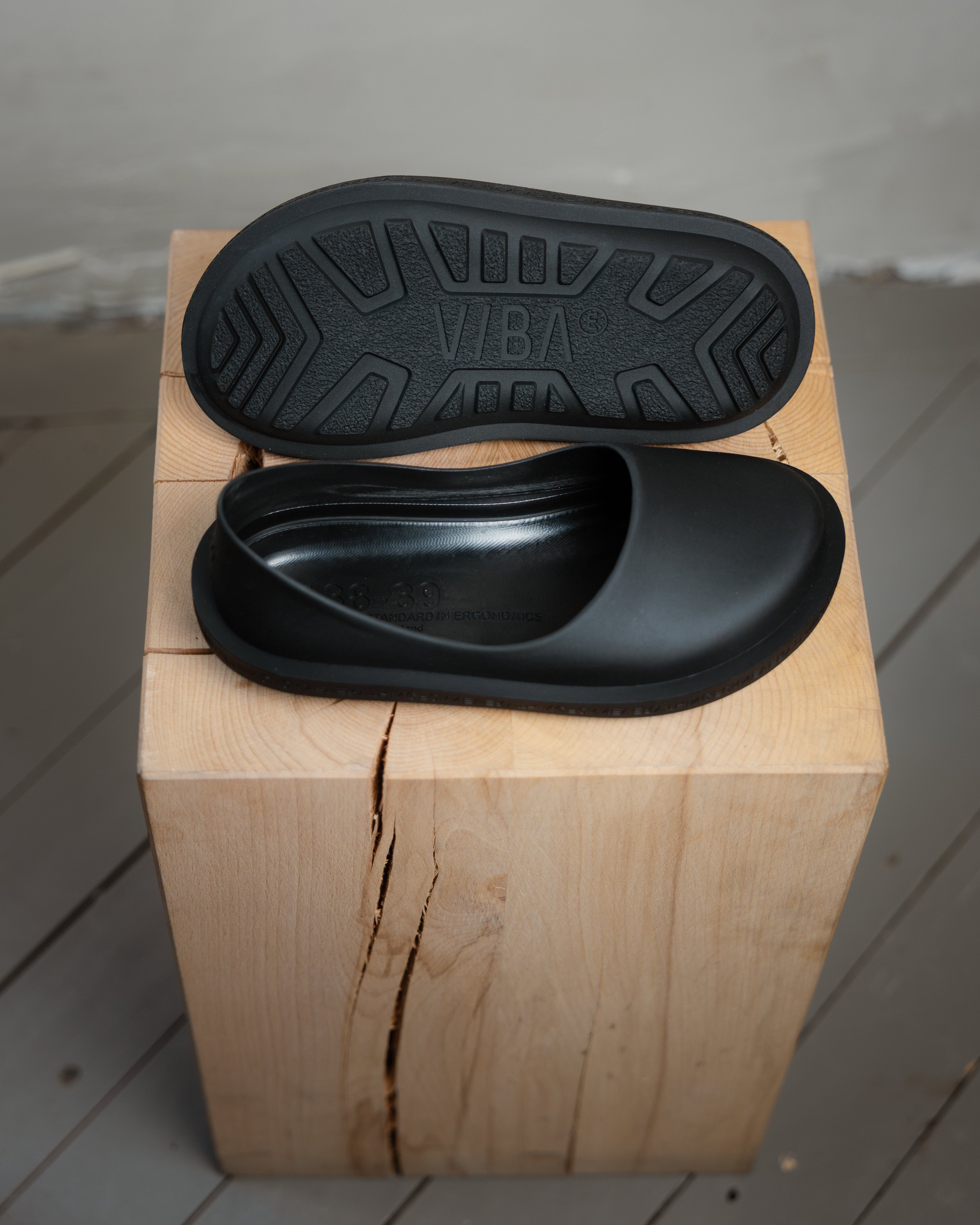 OSLO Natural Rubber Black