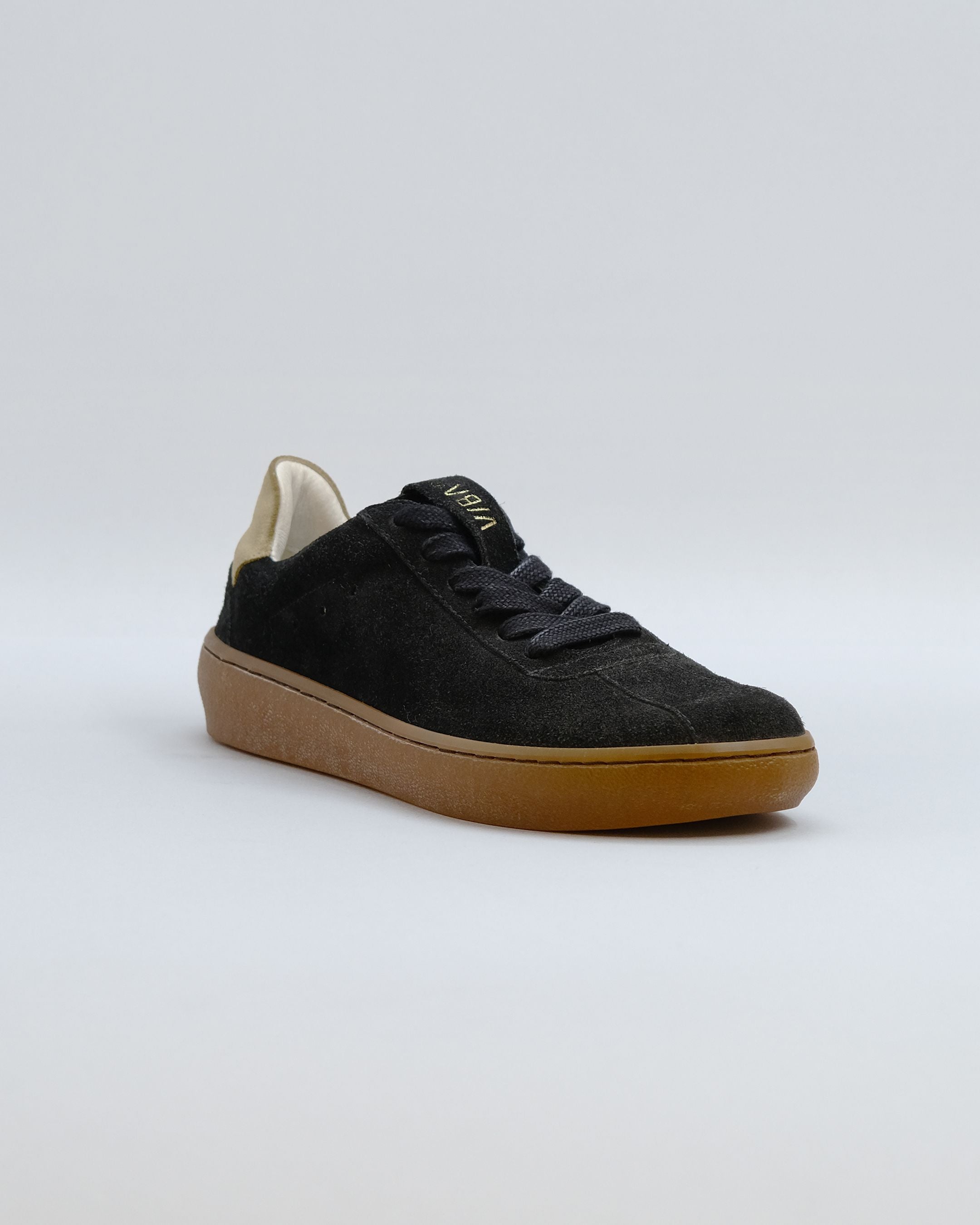 スニーカー BePositive WALLABE RUN SUEDE SYDNEY Bio Suede Black/Gum – VIBAe