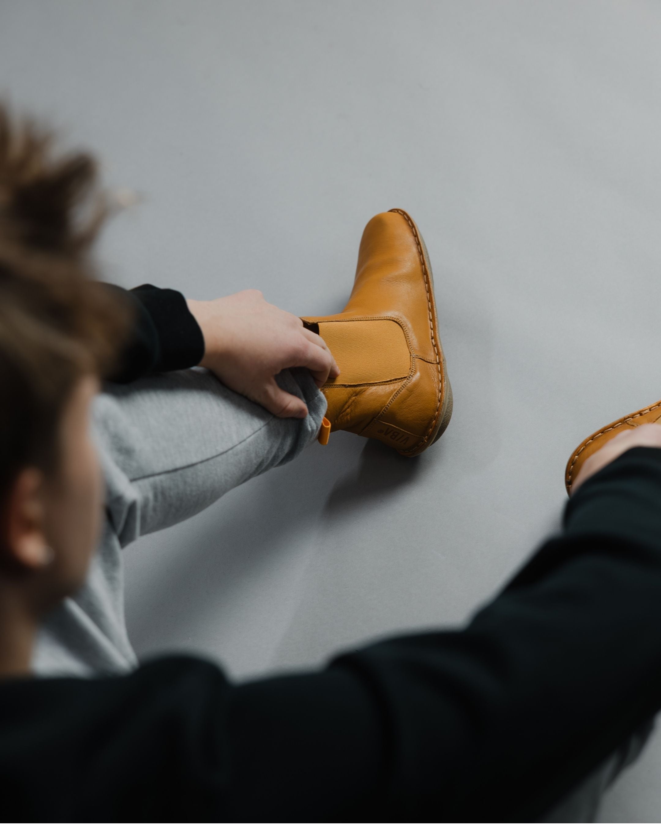 HELSINKI Leather Sunflower Yellow – VIBAe