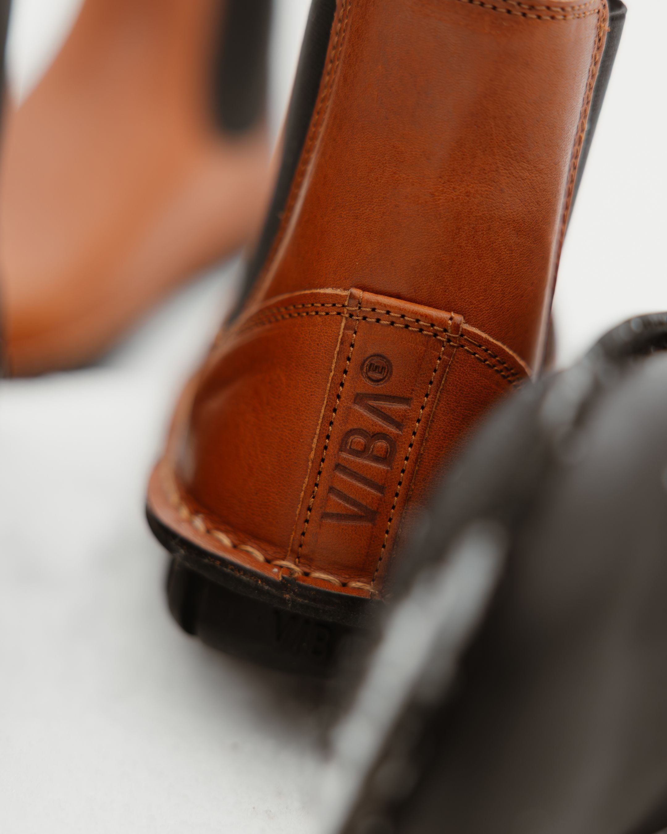 HELSINKI Leather Cognac Brown Shearling – VIBAe